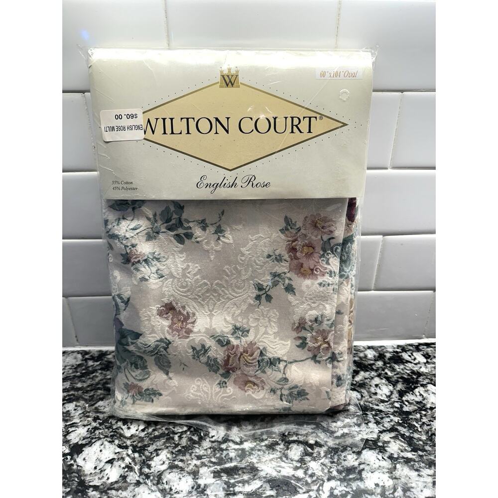 VTG Wilton Court Tablecloth 60 x 104" English Rose Oval Cottage Core